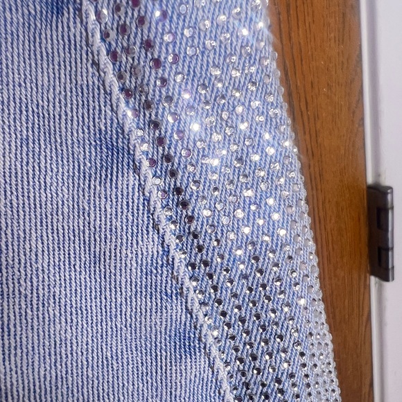 Light Wash High Waist with Diamonds - Picture 3 of 5